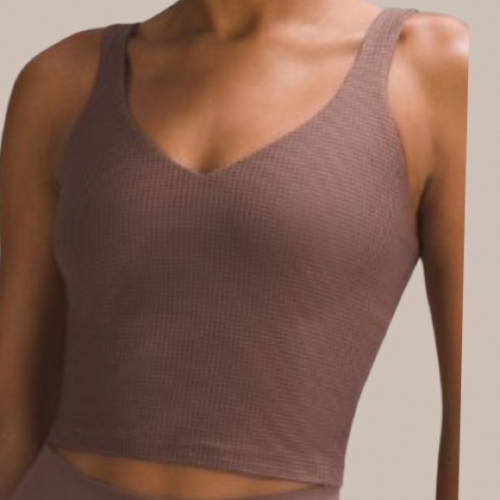 NWT Scoop Neck Yoga Cropped Tank Top Grid Texture
Dark Oxide
